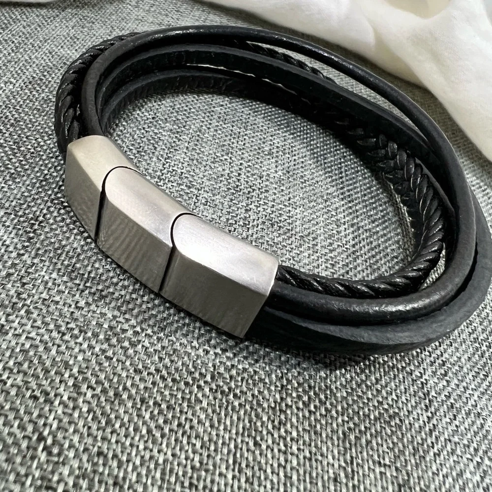 Men's Stainless Steel & Black Leather Bracelet With Stainless Steel Secu…☑️